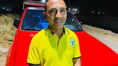 محمود-خصص-سيارته-لنقل-المرضي-بالمجان