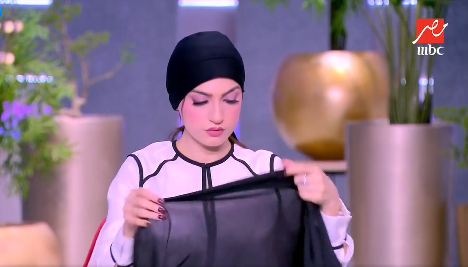 ياسمين عز بالحجاب