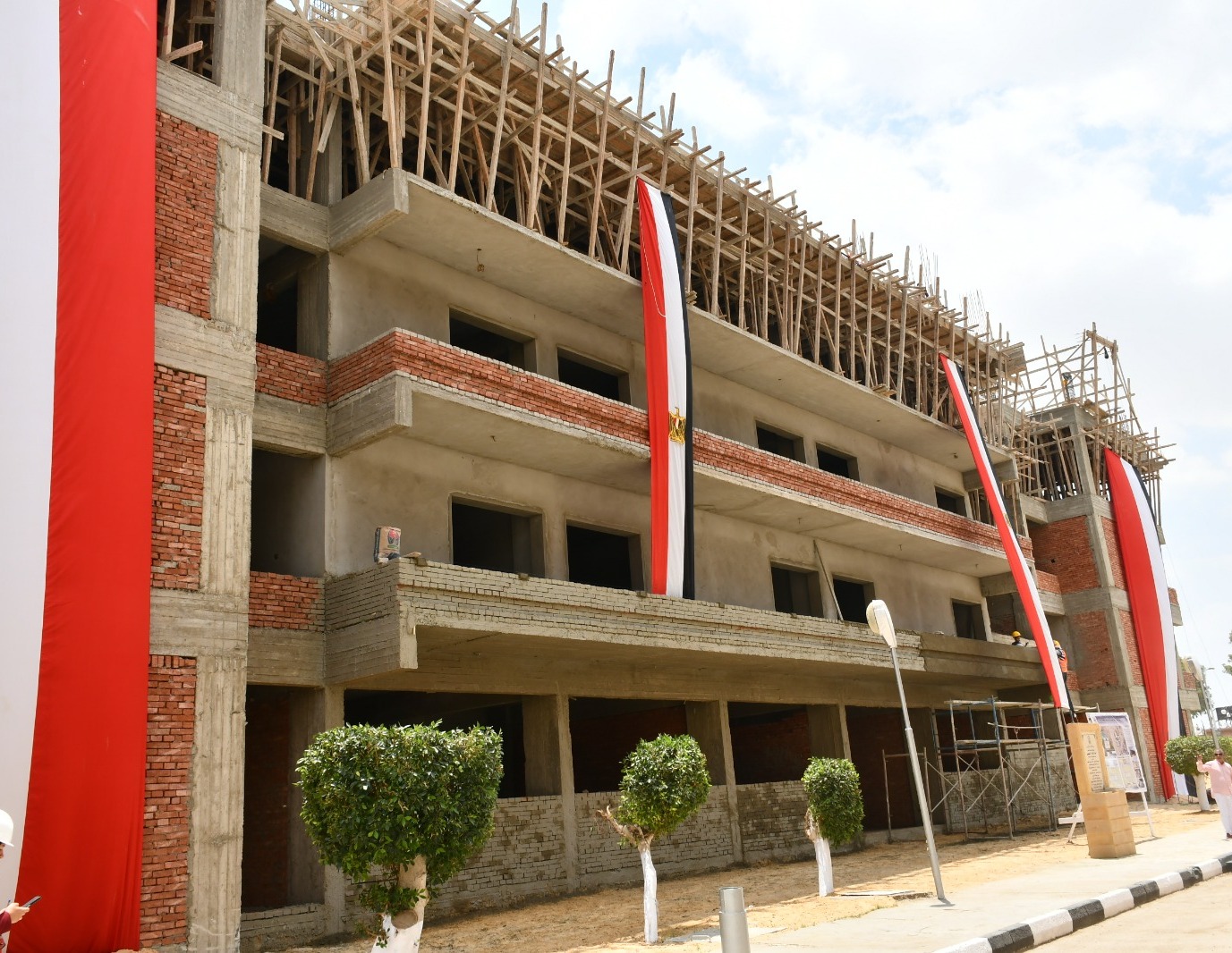 جامعة القناة وضع حجر الأساس بمدينة الطالبات