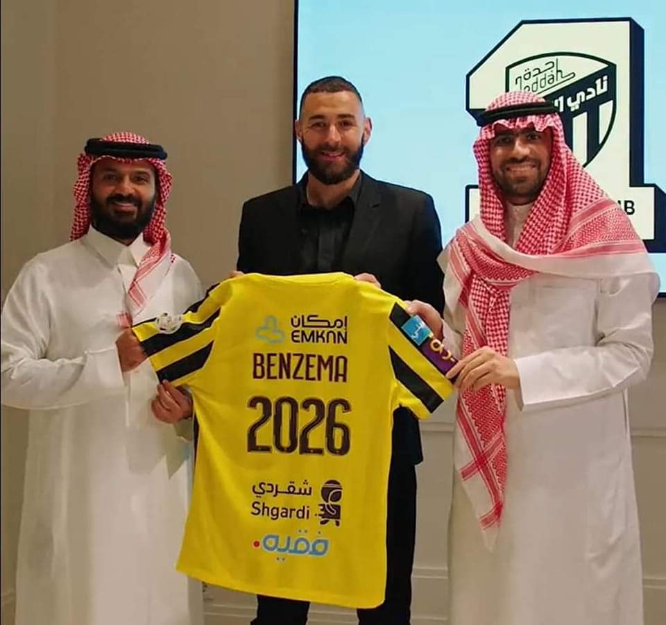 كريم بنزيما يوقع للاتحاد