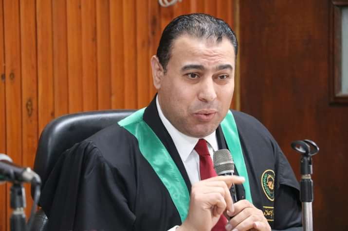 أستاذ بـ"إعلام المنوفية" يودع طلاب الفرقة الرابعة برسالة مؤثرة فى امتحان مادته