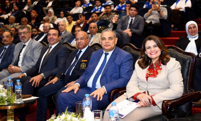 وزيرة الهجرة