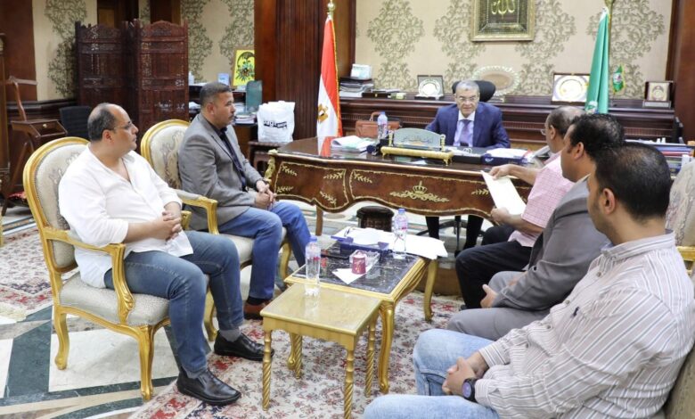 محافظ المنيا يناقش مشروعات الخطة الاستثمارية للعام المالى 2024