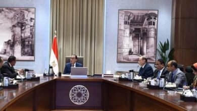 رئيس الوزراء يتابع موقف تنفيذ المشروعات بمحافظة اسيوط