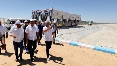 رئيس الوزراء يتفقد مشروع الصرف الصحي المتكامل لمدينة سيوة