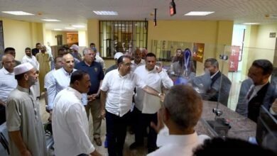 رئيس الوزراء يتفقد سير العمل لعدة مشروعات بوحدة سيوة