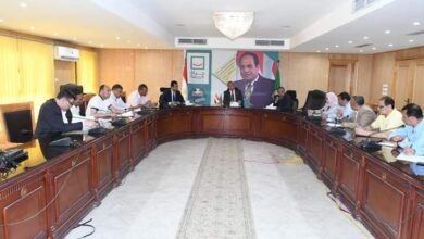 محافظ الفيوم يتابع آليات العمل بعدد من الملفات الحيوية 