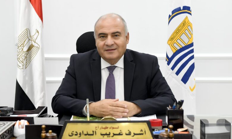 محافظ قنا