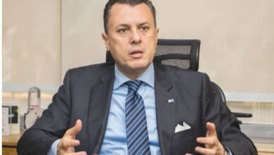 وزير السياحة و الآثار