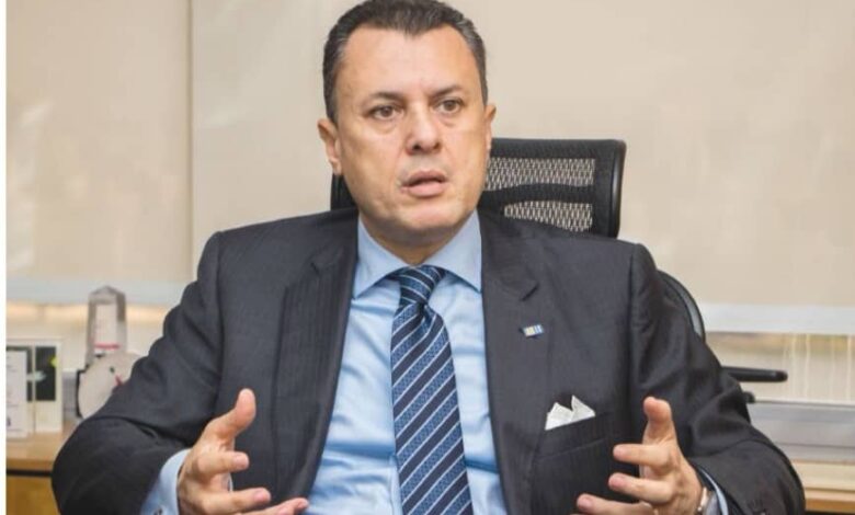 وزير السياحة و الآثار