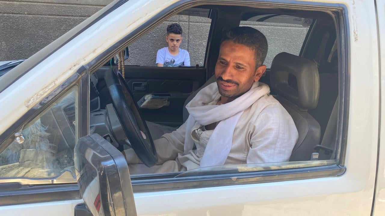 سائق يرد حقيبة داخلها 50 ألف دولار