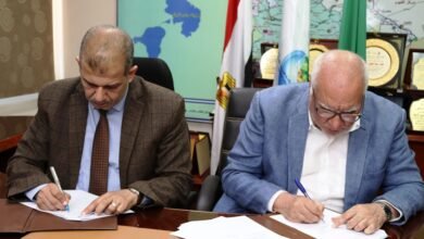 صور من توقيع العقد-الاول