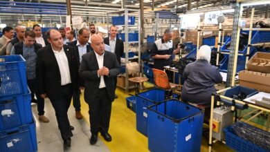 وزير التجارة يتفقد المنطقة الصناعية ببرج العرب بالإسكندرية