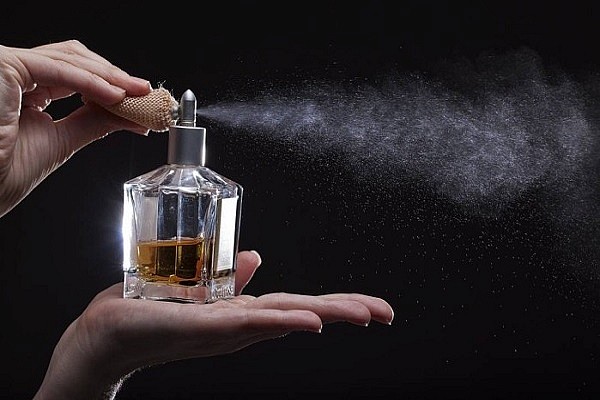 تسوق هدايا العطور، والكتب، والورد أرقى الهدايا التي تعبر عن مشاعرك